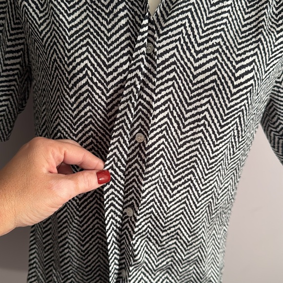 Notations Black & White Chevron collared button down blouse women’s Shirt Sz 6 - Picture 5 of 7
